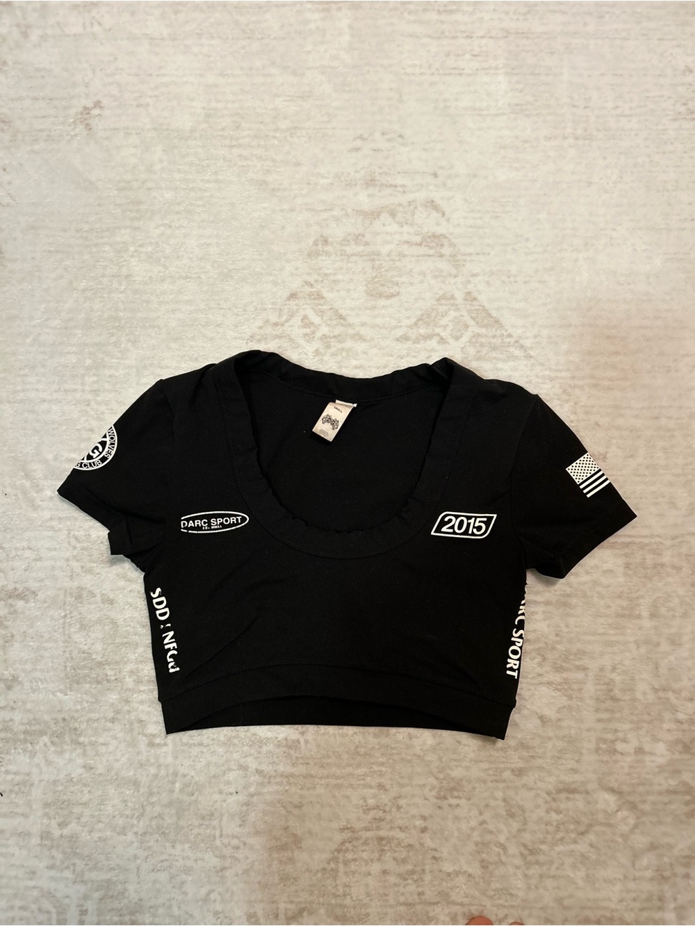 🇺🇸 JULY 4TH SALE!! 
Darc Sport Black Scoop-Neck Short Sleeve Crop